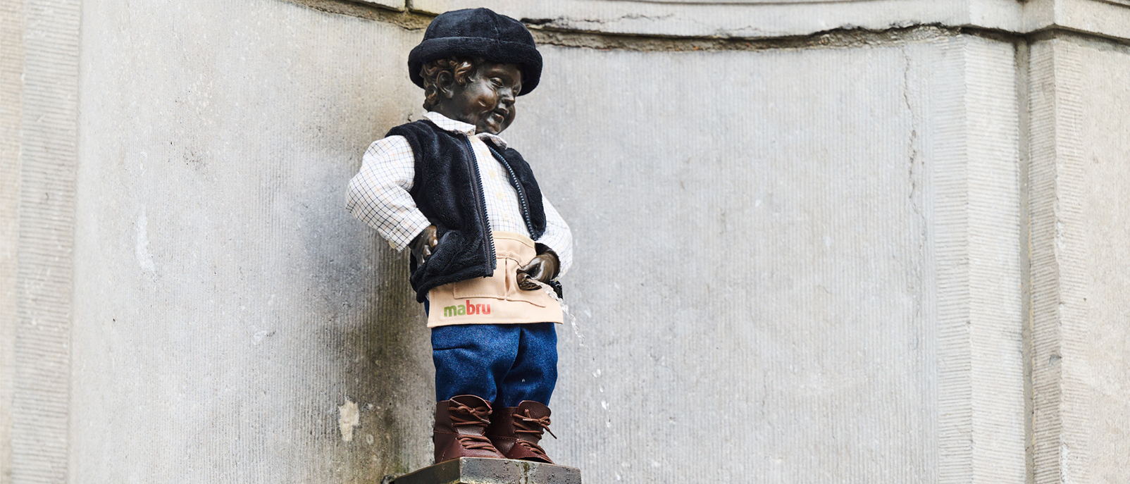 Manneken-Pis habillé aux couleurs de Mabru